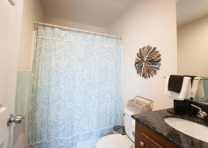 2-Bedroom Slo Bungalow House